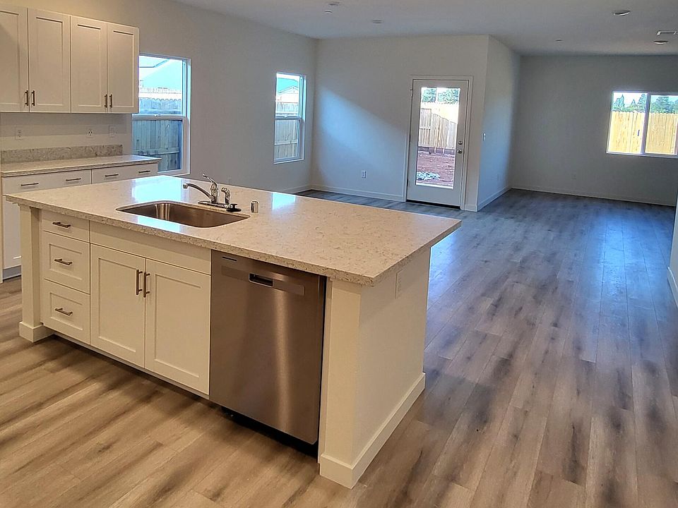 2nd image of 3020 Silverstone Dr