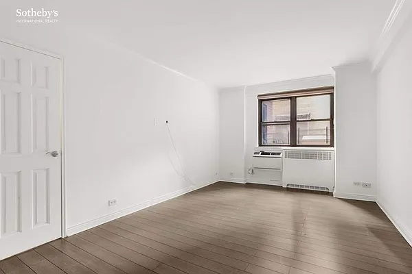 Rented by Sotheby's International Realty | media 42