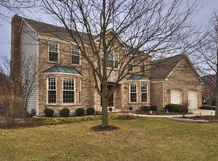 1N463 Bardmour Ln, Winfield, IL 60190