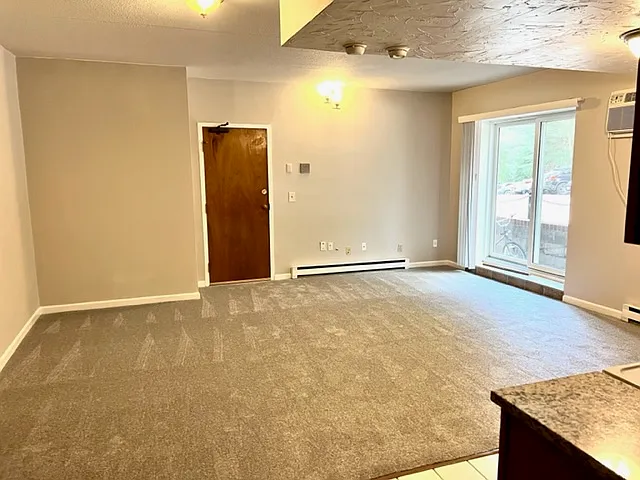 1 bed, 750 sqft, $1,700 — Photo 2