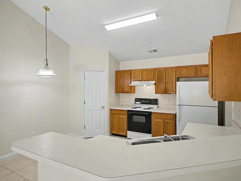 90 Buttonworth Dr #A — Photo 13