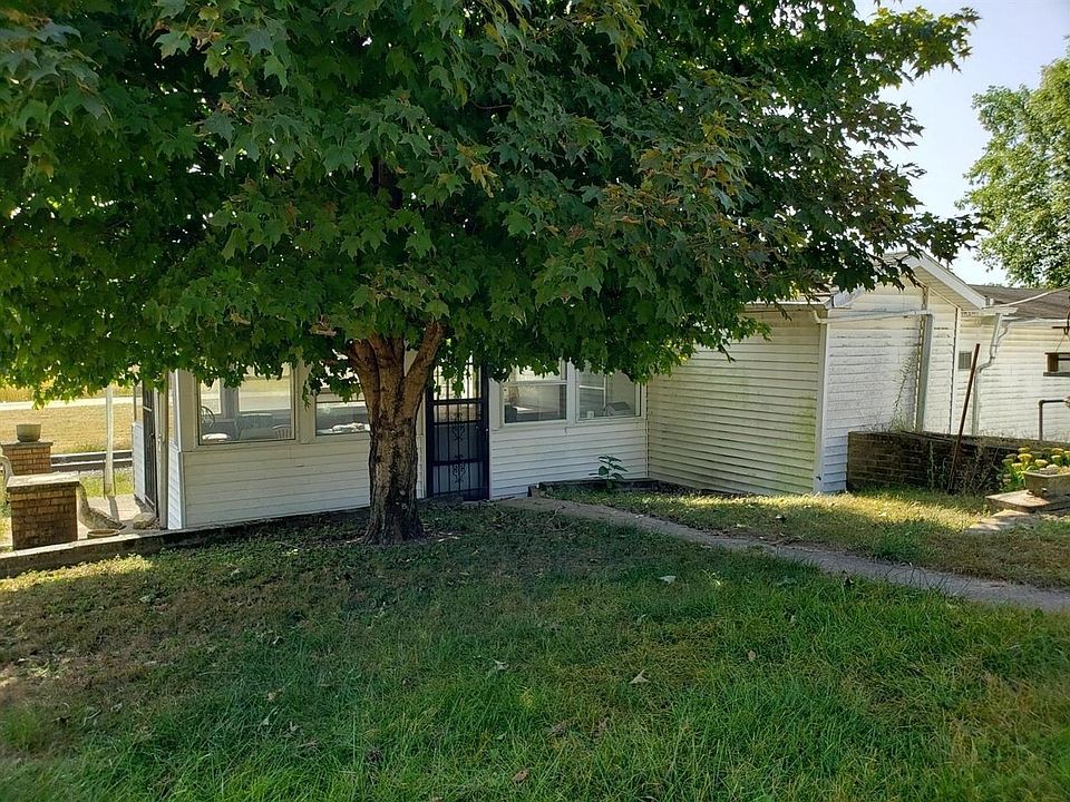 2nd image of 153 Franklin St