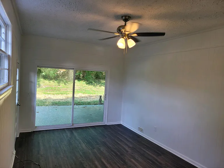 910 Mitchell Rd — Photo 23