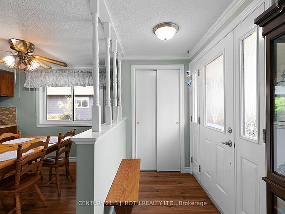 2nd image of 19 Maple Cres