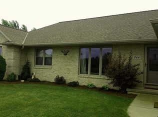 244 Sunset Cir, Pulaski, WI 54162
