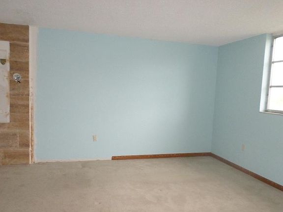 2nd image of 3551 NE 169th St APT 211