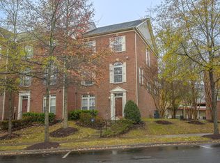 2215 Potomac Club Pkwy, Woodbridge, VA 22191