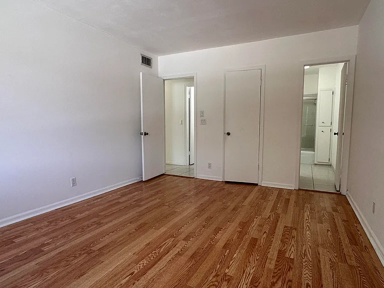 5800 NE 22nd Way #523 — Photo 4
