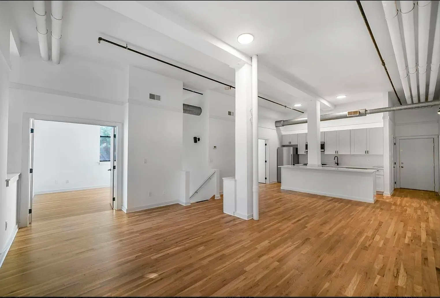 1015 Clinton Street Apart — Photo 1