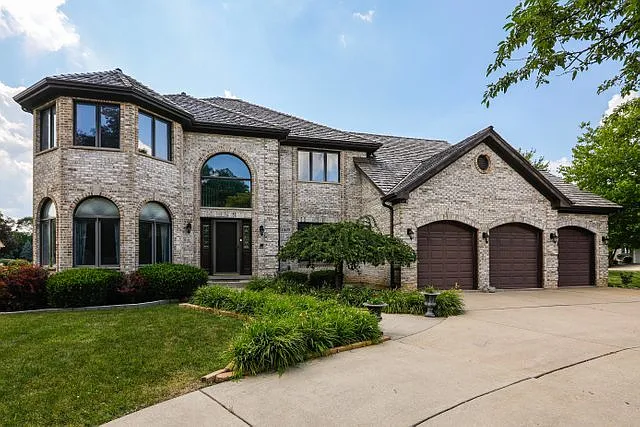 1600 Far Hills Dr photo 1
