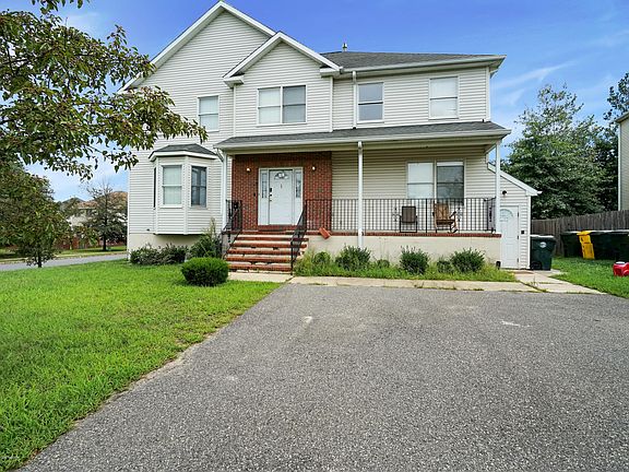 2nd image of 17 Freedom Dr