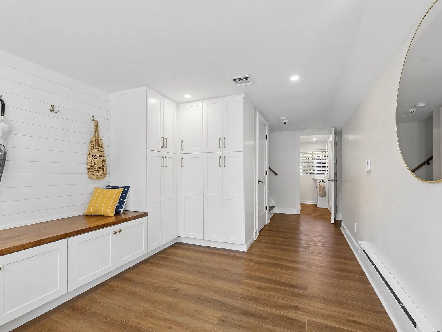 5 bed, 2800 sqft, $8,500 — Photo 4