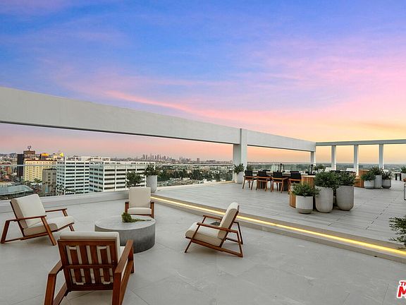 3rd image of 7135 Hollywood Blvd #E