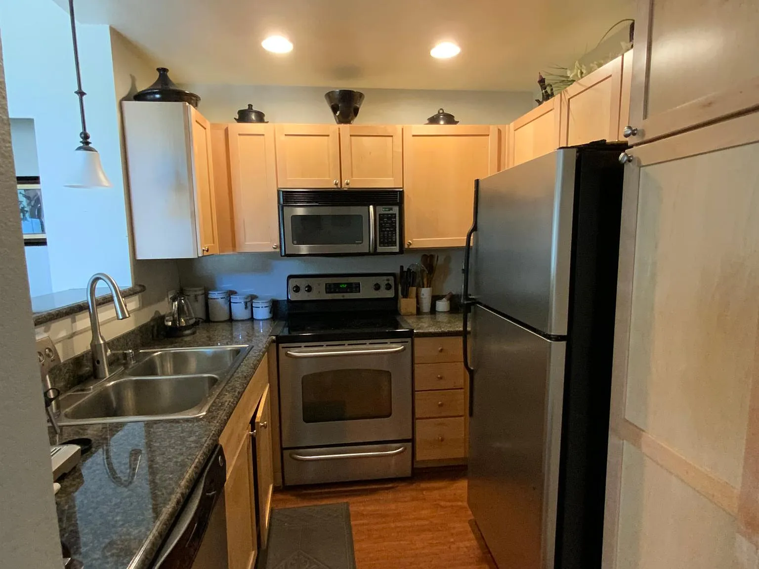 2 bed, 728 sqft, $1,850 — Photo 4