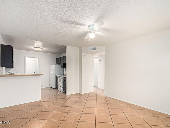 5th image of 457 E 9TH Avenue