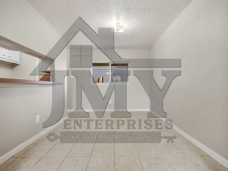 2530 Aldon St — Photo 56