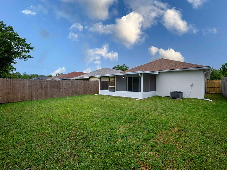 6920 Playpark Trl — Photo 20