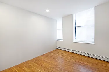 Rented by R New York