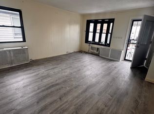 (Undisclosed Address), Bronx, NY 10465