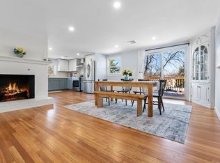 233 Lowell St #1, Peabody, MA 01960