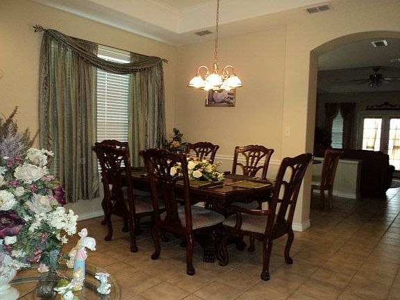 3rd image of 2882 Regency