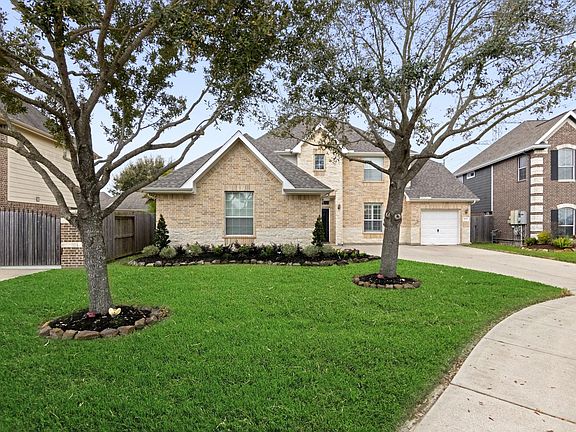 4th image of 2209 Lisa Ln