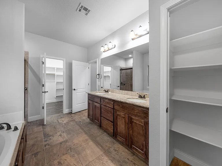 9 Monmouth Dr — Photo 21