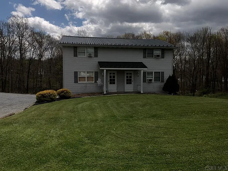 134 Leffler Dr — Photo 2