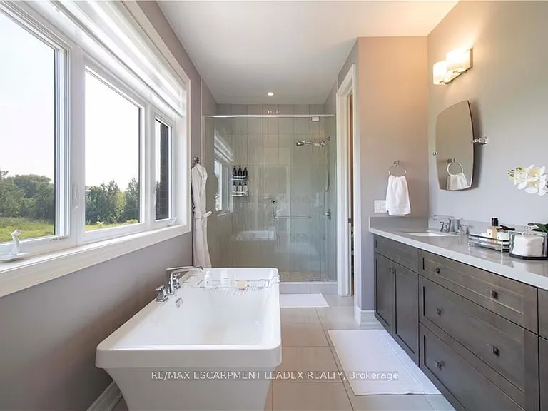 19 Secinaro Ave — Photo 24