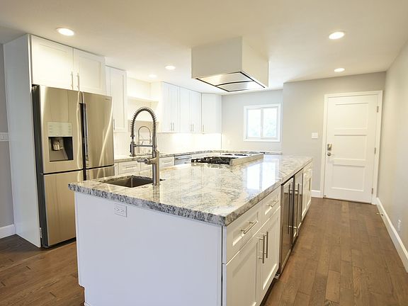 4th image of 1396 Carrie Lee Way