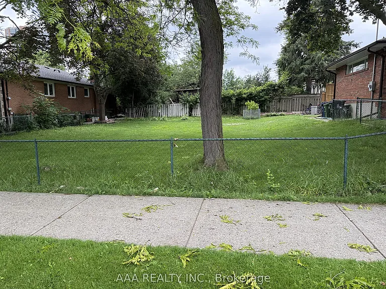 27 Kingsview Blvd #1 — Photo 19