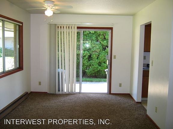 3rd image of 1977 SE Spruce St APT B