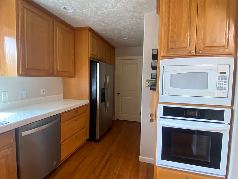 748 Mule Deer St NW — Photo 5