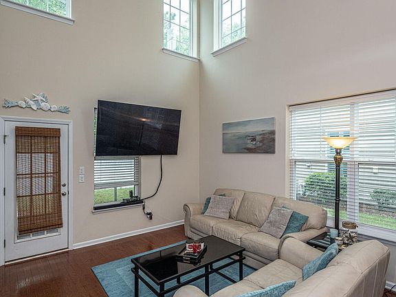 4th image of 1672 Saint Johns Parrish Way