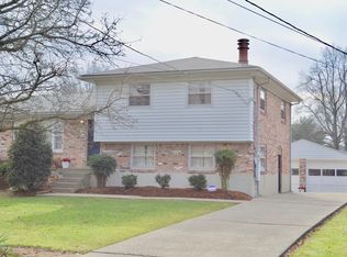3610 Pinecroft Dr, Louisville, KY