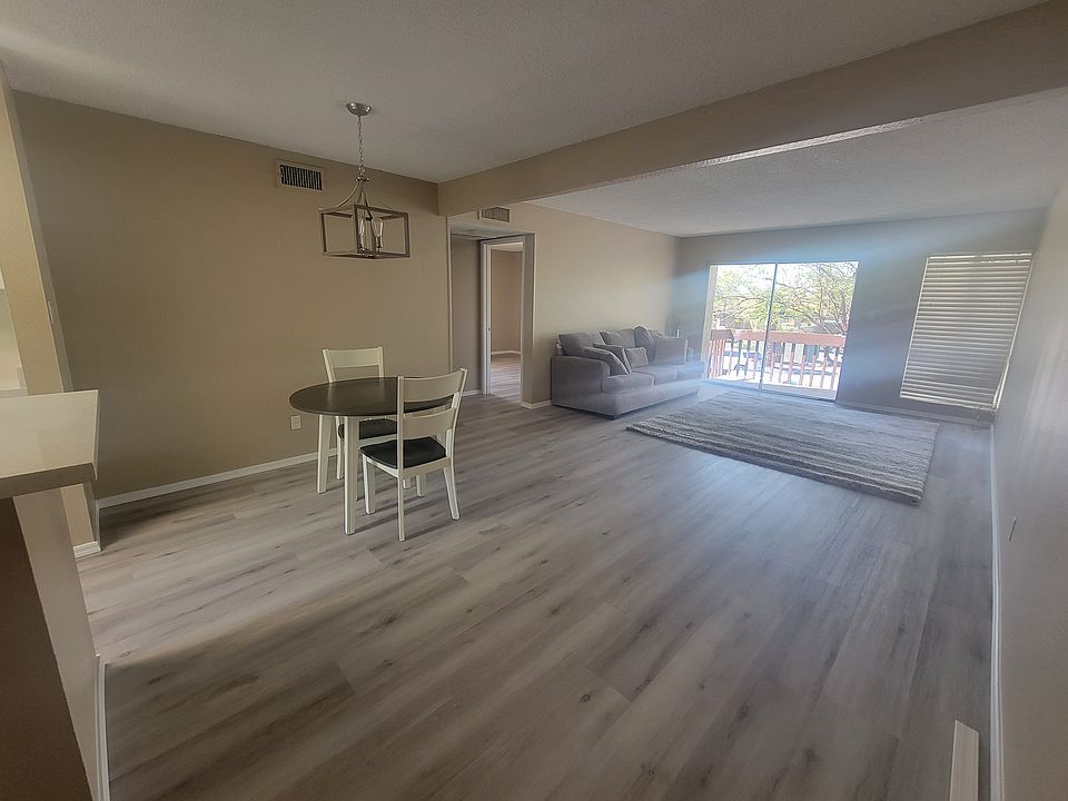 Living / Dining Area