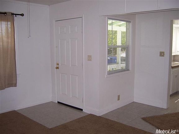 2nd image of 3821 Kern St