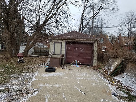 3rd image of 18500 Griggs St