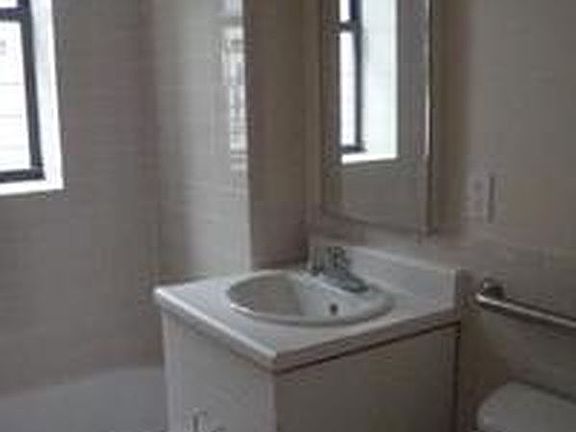4th image of 1521 Watson Ave Unit 5B