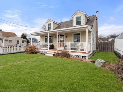 8 McGirr St, Cumberland, RI, 02864