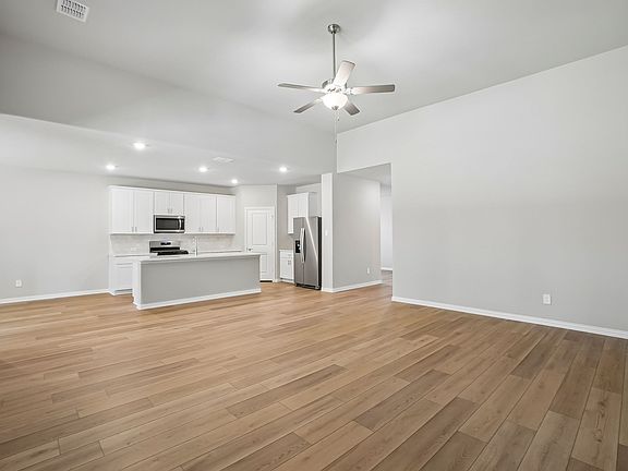 3rd image of 2401 Grand Teton Dr