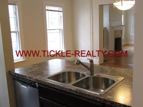 3rd image of 242 Oxford St #1
