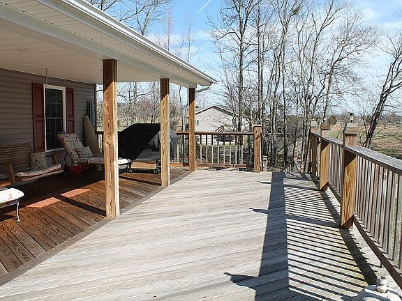 4th image of 174 Brandon Dr