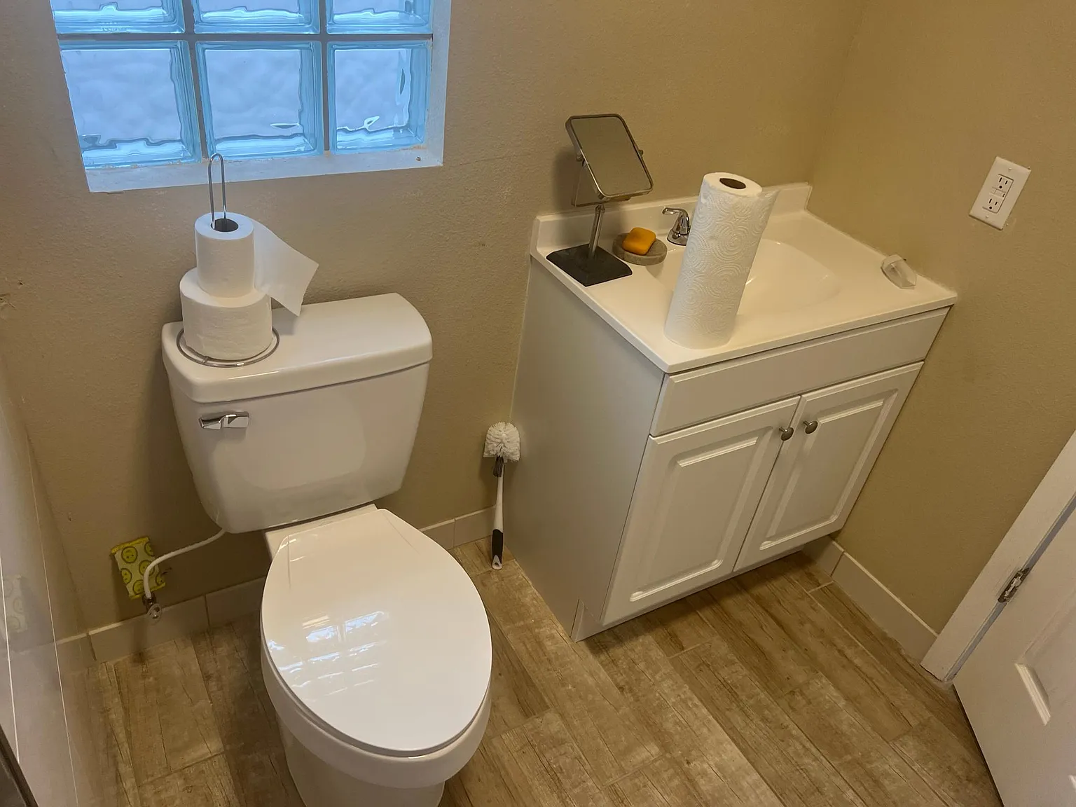 1418 Daniels Cove Dr — Photo 2