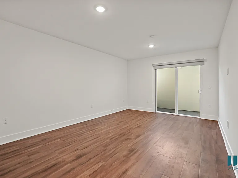 Large-Size Bedroom with Patio