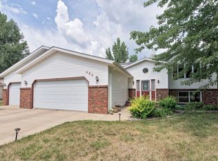 424 Northwood Dr, Horace, ND 58047