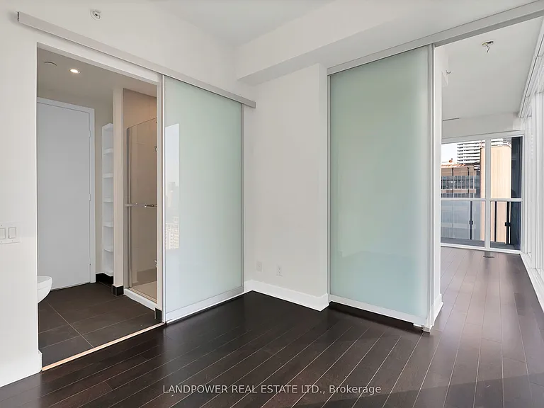 15 Grenville St #2609 — Photo 10