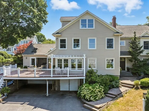 155 Village St, Marblehead, MA 01945