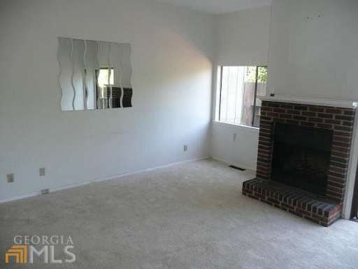 2nd image of 39 Sandalwood Cir