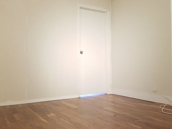 3rd image of 200 E 30th St #9D1